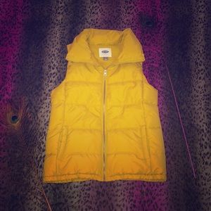 Yellow Puffer Vest💛🍂
